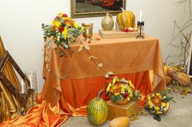 Фото 2 - Оформление холла Черкасского Художественного музея к празднованию Halloween