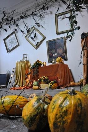 Фото 8 - Оформление холла Черкасского Художественного музея к празднованию Halloween