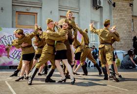 Фото 24 - 'Кружляє весна 45-го року' – святкування Дня перемоги в Черкасах