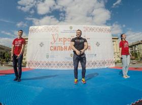 Фото 2 - Качай пресс: национальный рекорд в Черкассах