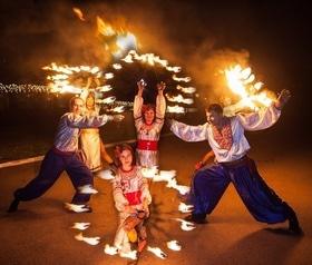 Фото 4 - Украинское огненное шоу 'Чарочка Вина'