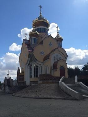 Фото 7 - Храм в г. Славутич. Есть весьма нестандартные конструкции