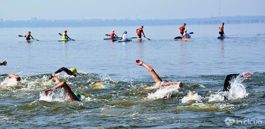 Фото 7 - Міжнародний заплив через Дніпро відбувся в Черкасах