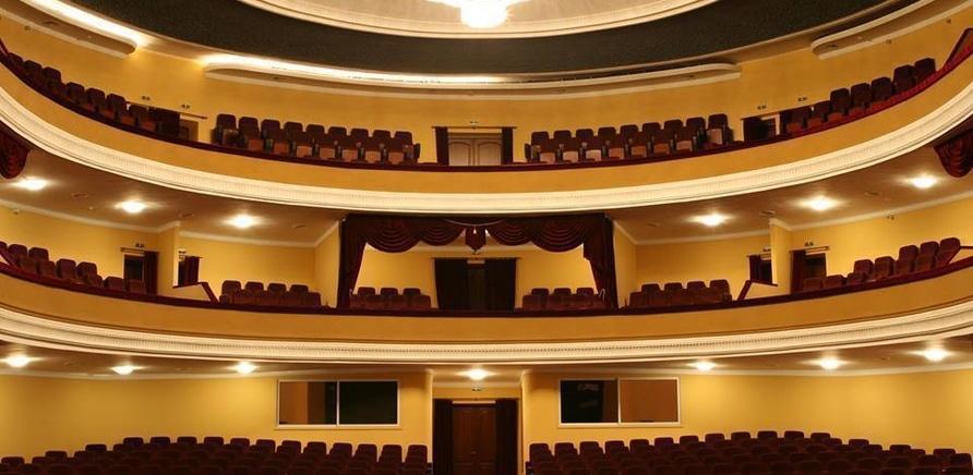 'Черкаський театр знову порадує глядачів виставами'