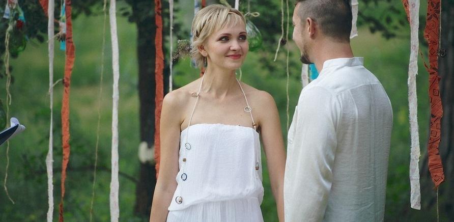 Фото 1 - Ольга Касьянова пригласила мужа на свадьбу
