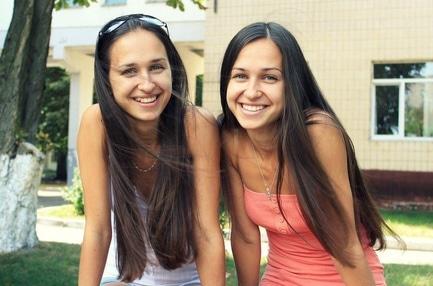 Стаття 'Як дві краплі: близнюки з Черкас розказують про свою схожість'