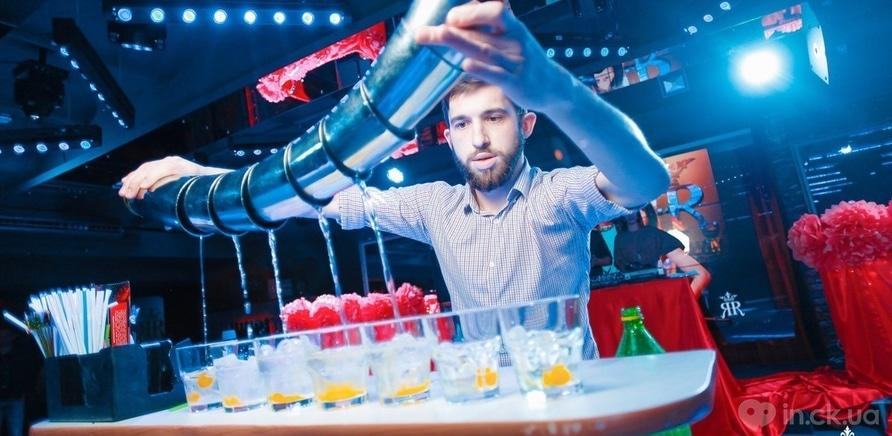 Фото 3 - Найкращий бармен України працює в Черкасах