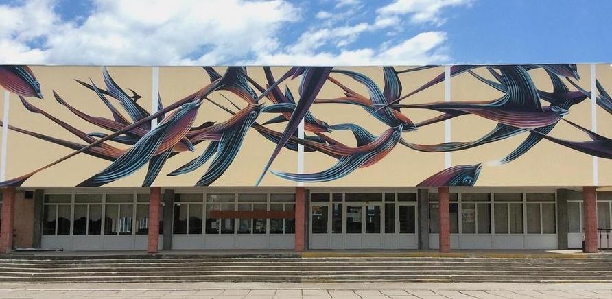 Фото 3 - На черкасской школе появился мурал португальского художника