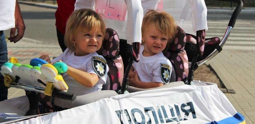 'В Черкассах состоялся праздничный парад детских колясок'