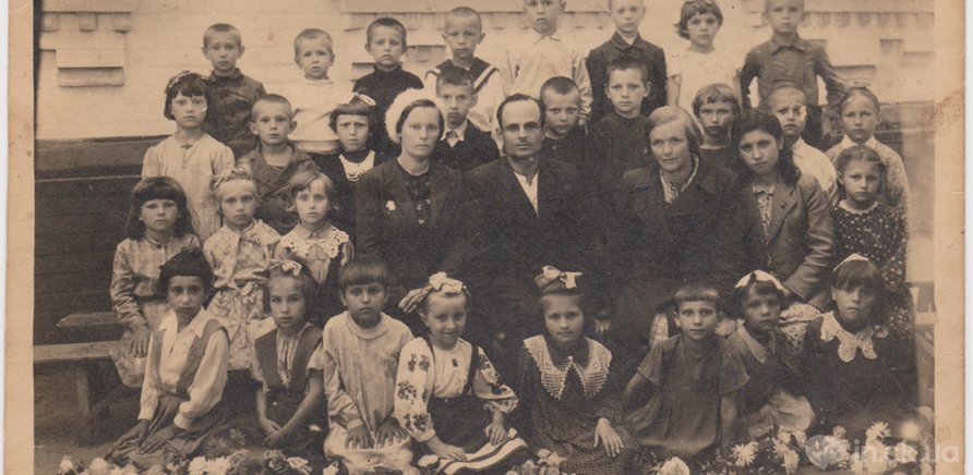 Фото 2 - А это та самая школа, но в 1949 году. Первый класс в школе №5 мамы Натальи Мамалыги – Оришкевич Любови Лукиничны. Фото – из личного архива Натальи Мамалыги