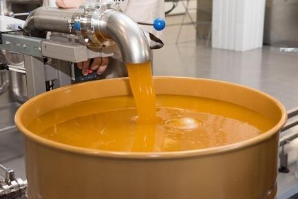 Стаття 'Найбільший в Україні завод з переробки меду працює під Черкасами'