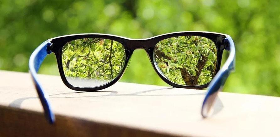 'Прогрессивная линза – одни очки скорректируют зрение в трех направлениях'