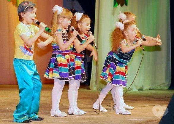 Концерт - Родные Черкассы поздравляют дошкольники – черкасские мальчики и девочки