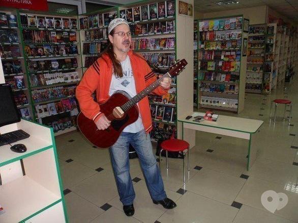 Концерт - Мистецький марафон в КС 'Буквиця'. Актор театру Юрко Прокопчук