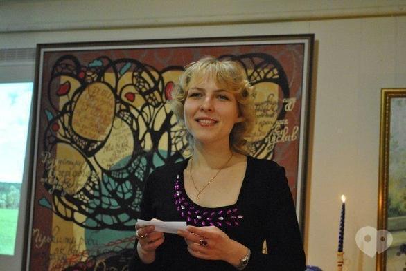 Концерт - Мистецький марафон в КС 'Буквиця'. Поетеса Олена Желєзняк