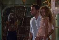 Фильм'По ту сторону двери' - кадр 1