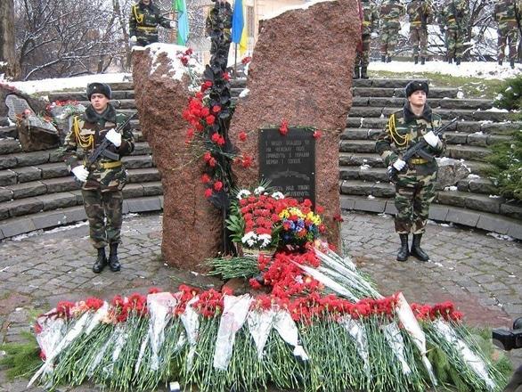 Фильм - Демонстрация фильма 'Рейд' (95 бригада)