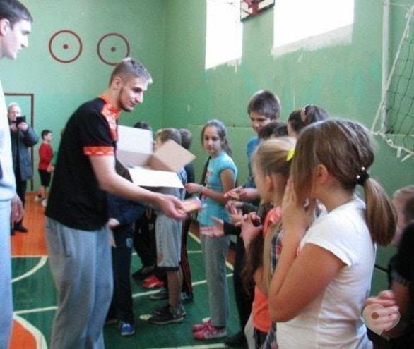 Черкаські Мавпи - Кобець та Скапінцев пішли до школи!