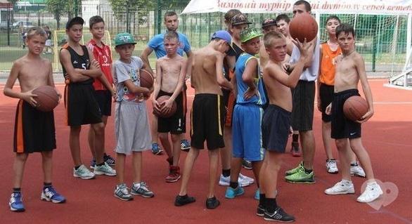 Черкасские Мавпы - С утра до вечера! В течение лета в баскетбольной школе 'Черкасских Мавп' кипит подготовка игроков