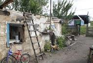 Фільм'Оксана Марченко на "Інтері" побудує дім для сім’ї, яка півроку живе у теплиці' - кадр 2