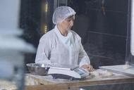 Фильм'Оксана Марченко построила дом для пятерых детей, которые чуть не сгорели в пожаре' - кадр 5