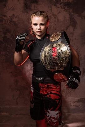Фильм - Украинка будет бороться за титул на чемпионате мира по смешанным единоборствам