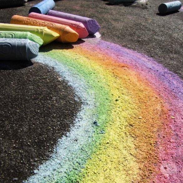 Для детей - Детский конкурс рисунков на асфальте 'Мое главное право'