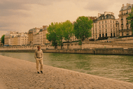 Фильм'Просмотр фильма "Полночь в Париже" в Долине роз' - кадр 1