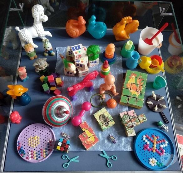 Выставка - К Международному дню защиты детей выставка детских игрушек