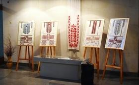 'Новий рік 
2022' - Виставка 'Від традицій до сучасного стилю. Шедеври майстринь-вишивальниць фабрики Л. Українки'