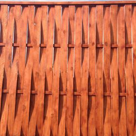 Заборные секции деревянные, плетенка вертикальная