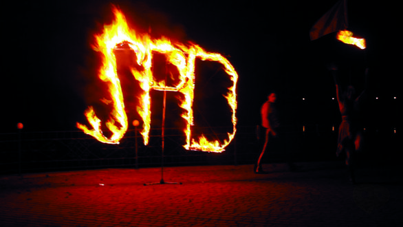 Фото-4 Сварожичи, огненное шоу, пиротехническое шоу, великаны на ходулях - Огненные надписи