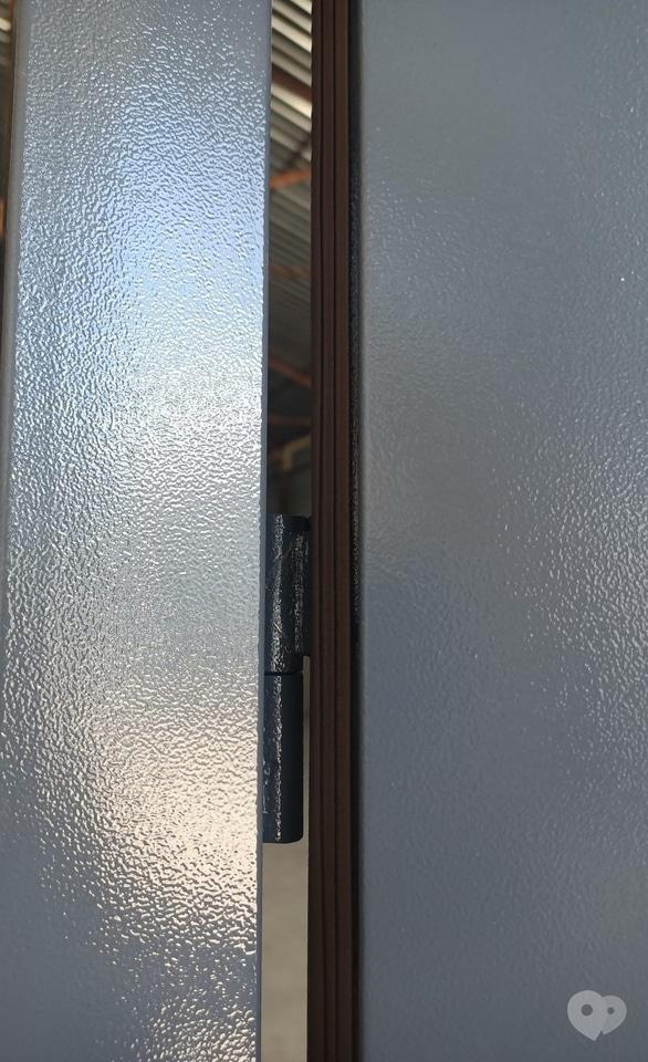 Фото-6 Вікна Дар, магазин-салон - Двері Технічні 2 листа металу сірі