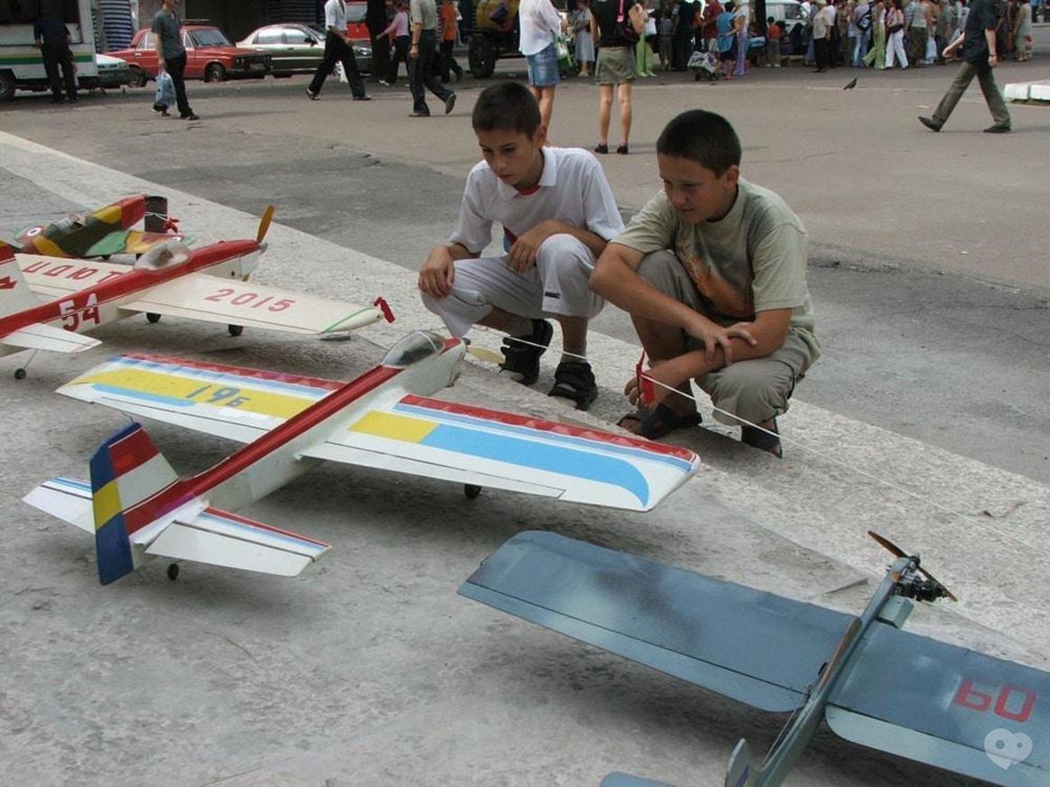 Авиамодельный. Авиамоделирование Челябинск Икар. Авиамодельный спорт f2d. Авиамоделирование для детей. Авиамоделирование кружок.