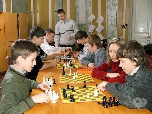 Центр дитячої та юнацької творчості, позашкільний навчальний заклад - Шаховий клуб 'Біла тура'