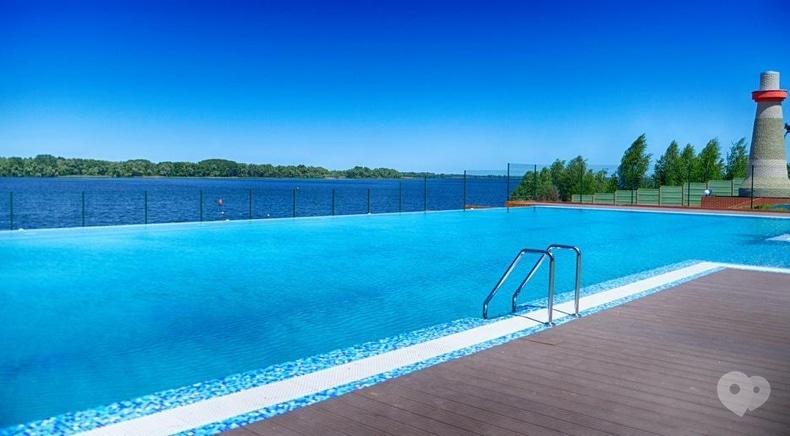 Perlyna resort, культурно-оздоровчий комплекс - Відкритий басейн з видом на Дніпро