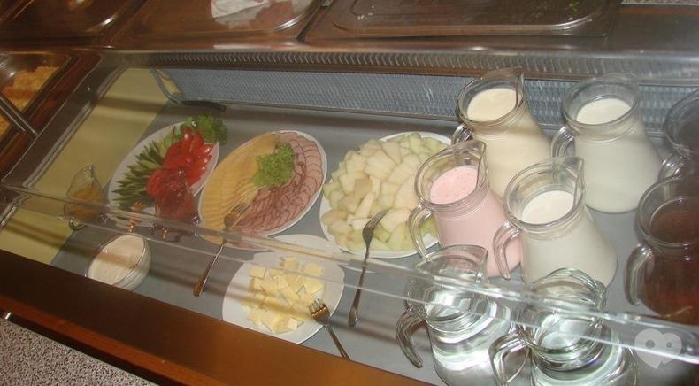 Фото 2 - Украина, гостиница - Дополнительный завтрак
