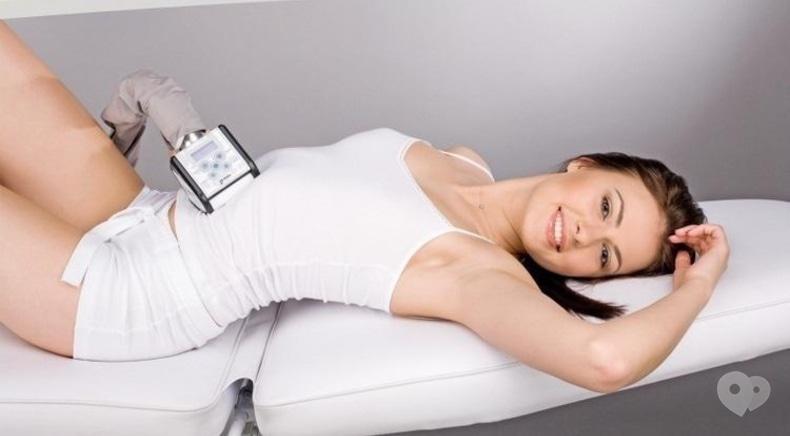 B-Flexy, студія корекції фігури - Антицелюлітний LPG масаж на апараті B-FLEXY CelluStop