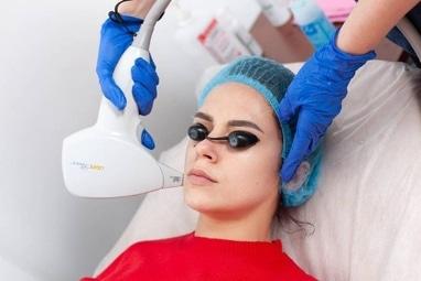 Celebriti, центр лазерной косметологии и коррекции фигуры - Лазерное удаление угревой сыпи