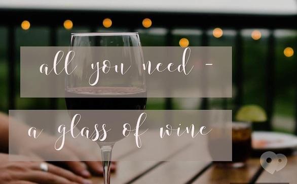 Акция - Бокал вина в подарок от "Victoria Garden"