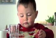 Фильм 'Просмотр фильма "Один день из жизни Эдисона" в "Montessori Family"' - трейлер
